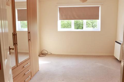 2 bedroom apartment to rent, St Michaels Court, Wolverhampton WV6