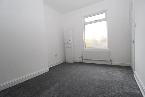 2 bedroom end of terrace house to rent, Thirlmere Avenue, Wellsted Street, Hull HU3