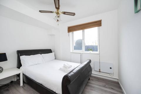 2 bedroom flat for sale, Commercial Road, Whitechapel, London, E1