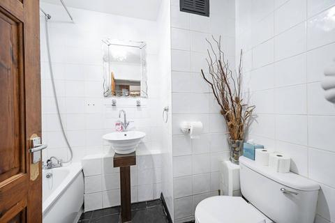 2 bedroom flat for sale, Commercial Road, Whitechapel, London, E1