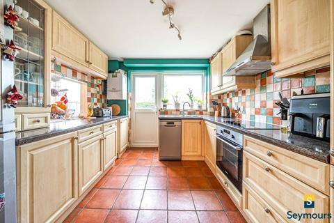 3 bedroom semi-detached house for sale, Fairlands Avenue, Surrey GU3