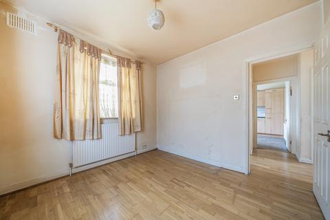 undefined, Brook Avenue, Edgware, Greater London. HA8 9XD