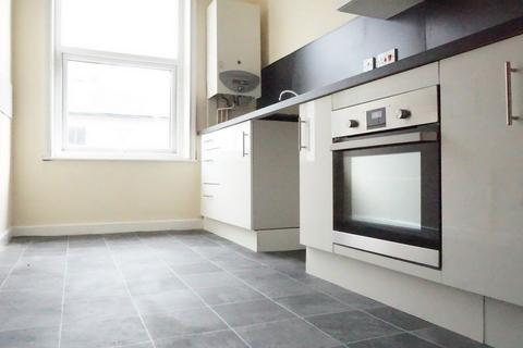 2 bedroom flat to rent, Flat 4, 110 Coltman Street, Hull, HU3 2SF