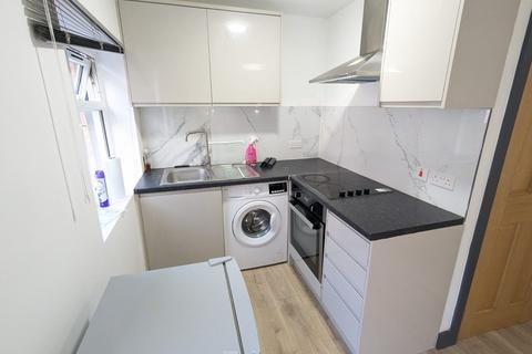 Studio to rent, Northolt Road, South Harrow HA2