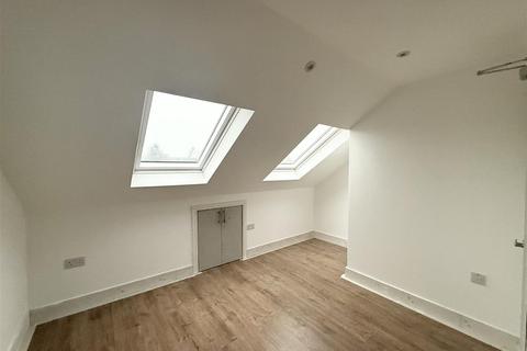 1 bedroom in a house share to rent, Belgrave Road, Slough