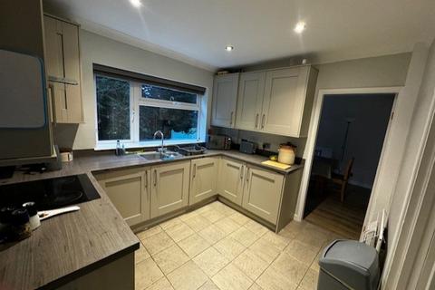 3 bedroom semi-detached house to rent, Vicarage Drive, Shifnal, Shropshire, TF11