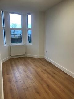 2 bedroom flat to rent, Masons Avenue, Harrow HA3