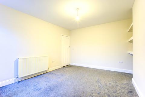 3 bedroom flat to rent, Ovington Grove , Fenham,