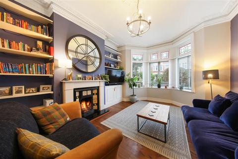 2 bedroom flat for sale, Salford Road, SW2