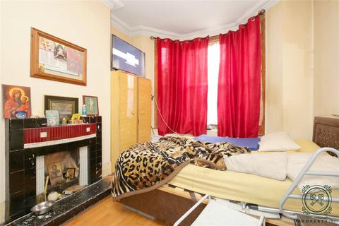 2 bedroom apartment for sale, White Hart Lane, London, N22