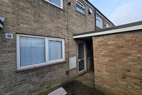 3 bedroom terraced house to rent, Roborough Close, Hull, Yorkshire, HU7