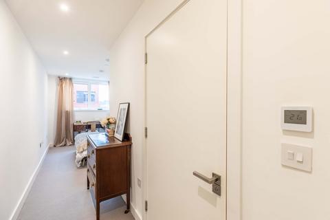 2 bedroom apartment for sale, at Flat 5, 36 Crimscott Street, London, London SE1