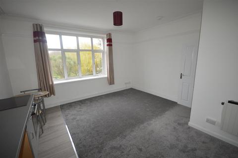 1 bedroom flat to rent, Wild Flower Lane, Newquay