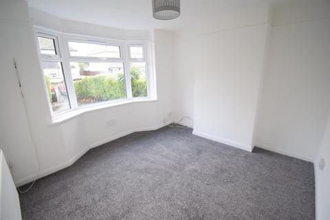 3 bedroom end of terrace house to rent, Bronwydd Road, Cardiff