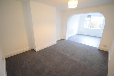 3 bedroom end of terrace house to rent, Bronwydd Road, Cardiff