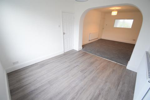 3 bedroom end of terrace house to rent, Bronwydd Road, Cardiff