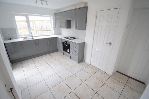 3 bedroom end of terrace house to rent, Bronwydd Road, Cardiff