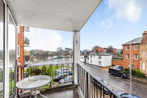 2 bedroom apartment to rent, Portsmouth Road, Kingston Upon Thames