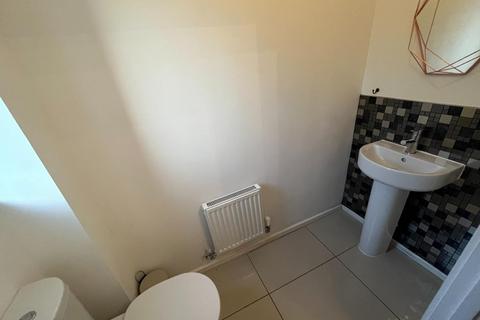 4 bedroom house to rent, Mallow Drive, Salford