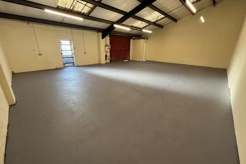 Industrial unit to rent, 6 Moorside Business Centre, Moorside, Colchester, Essex, CO1