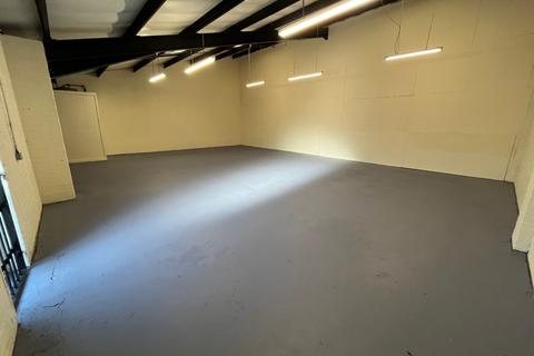 Industrial unit to rent, 6 Moorside Business Centre, Moorside, Colchester, Essex, CO1