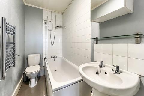 1 bedroom apartment to rent, New Cross Road, London SE14