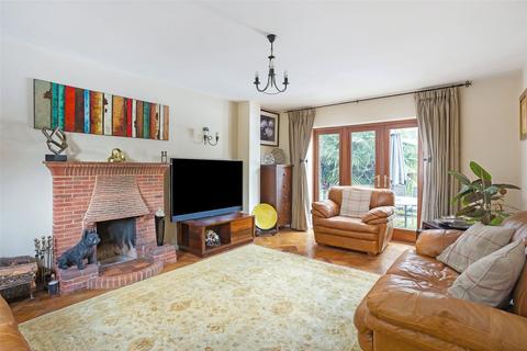 4 bedroom detached house for sale, Church Street, Offenham, Worcestershire, WR11