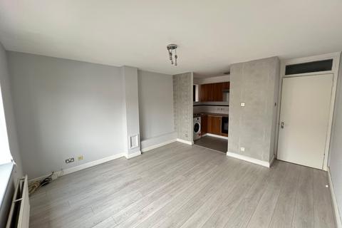 2 bedroom flat to rent, Portland Road, South Norwood, SE25