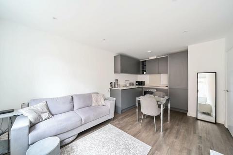 1 bedroom flat for sale, Pynnacles Close, Stanmore HA7