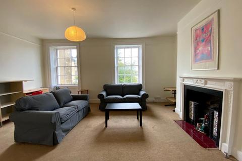 3 bedroom flat to rent, Cleveland Place West