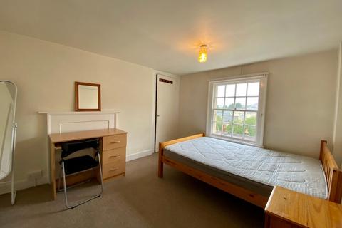 3 bedroom flat to rent, Cleveland Place West