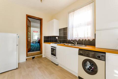 3 bedroom house for sale, Lymington Avenue, Wood Green, London, N22