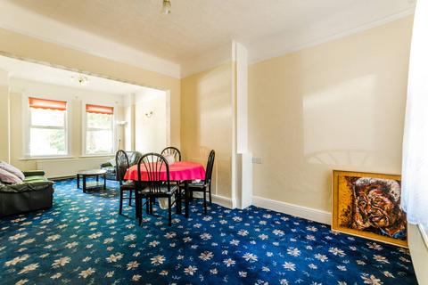 3 bedroom house for sale, Lymington Avenue, Wood Green, London, N22