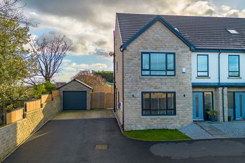 4 bedroom semi-detached house for sale, The Hill Top, Monk Bretton