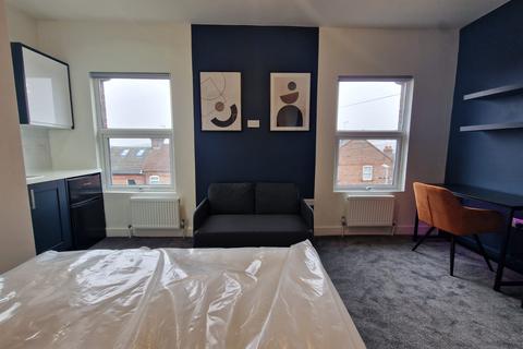 Studio to rent, Harcourt Street, Luton, Bedfordshire