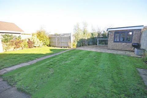 2 bedroom detached bungalow to rent, Seven Sisters Road, Eastbourne