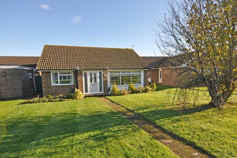 2 bedroom detached bungalow to rent, Seven Sisters Road, Eastbourne