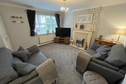 3 bedroom end of terrace house for sale, Stirling Close, Church Gresley DE11