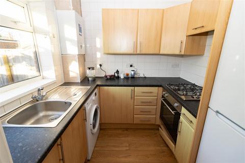 2 bedroom terraced house to rent, Salters Close, Newcastle Upon Tyne