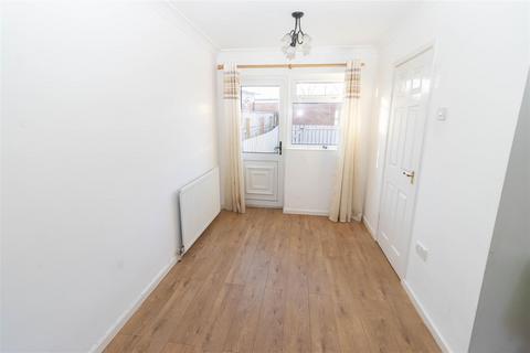 2 bedroom terraced house to rent, Salters Close, Newcastle Upon Tyne