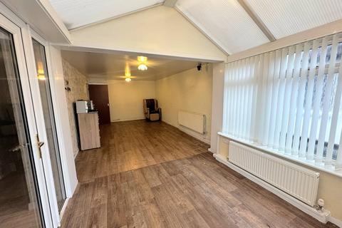 3 bedroom semi-detached house for sale, Cramond Walk, Bolton, BL1