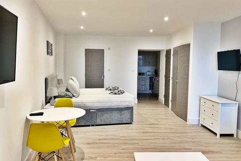 Studio to rent, La Route De La Haule, Jersey JE3