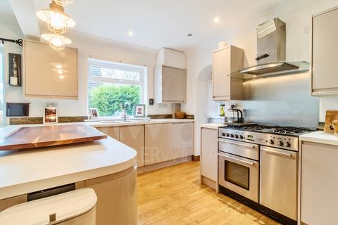 4 Berry Close, Hackleton, Northampton, NN7 2BS