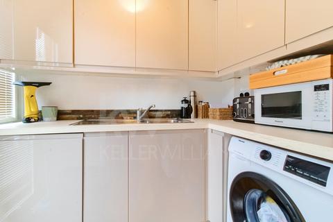 4 Berry Close, Hackleton, Northampton, NN7 2BS