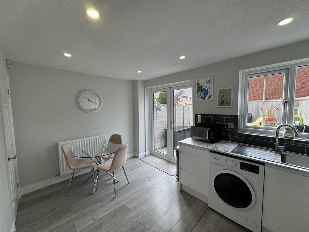 Kitchen dining area