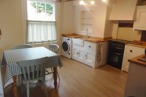 2 bedroom flat to rent, Market Square, Bromyard, HR7 4BP