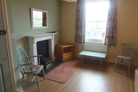 2 bedroom flat to rent, Market Square, Bromyard, HR7 4BP