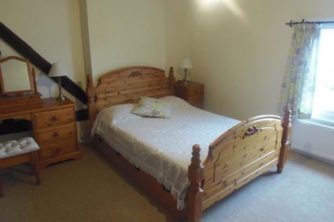 2 bedroom flat to rent, Market Square, Bromyard, HR7 4BP