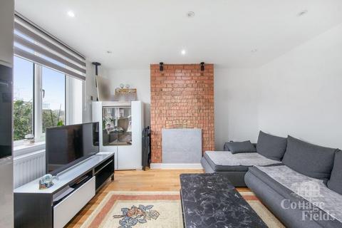 4 bedroom flat for sale, Green Street