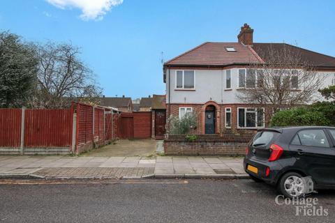 4 bedroom maisonette for sale, Green Street, Enfield, EN3